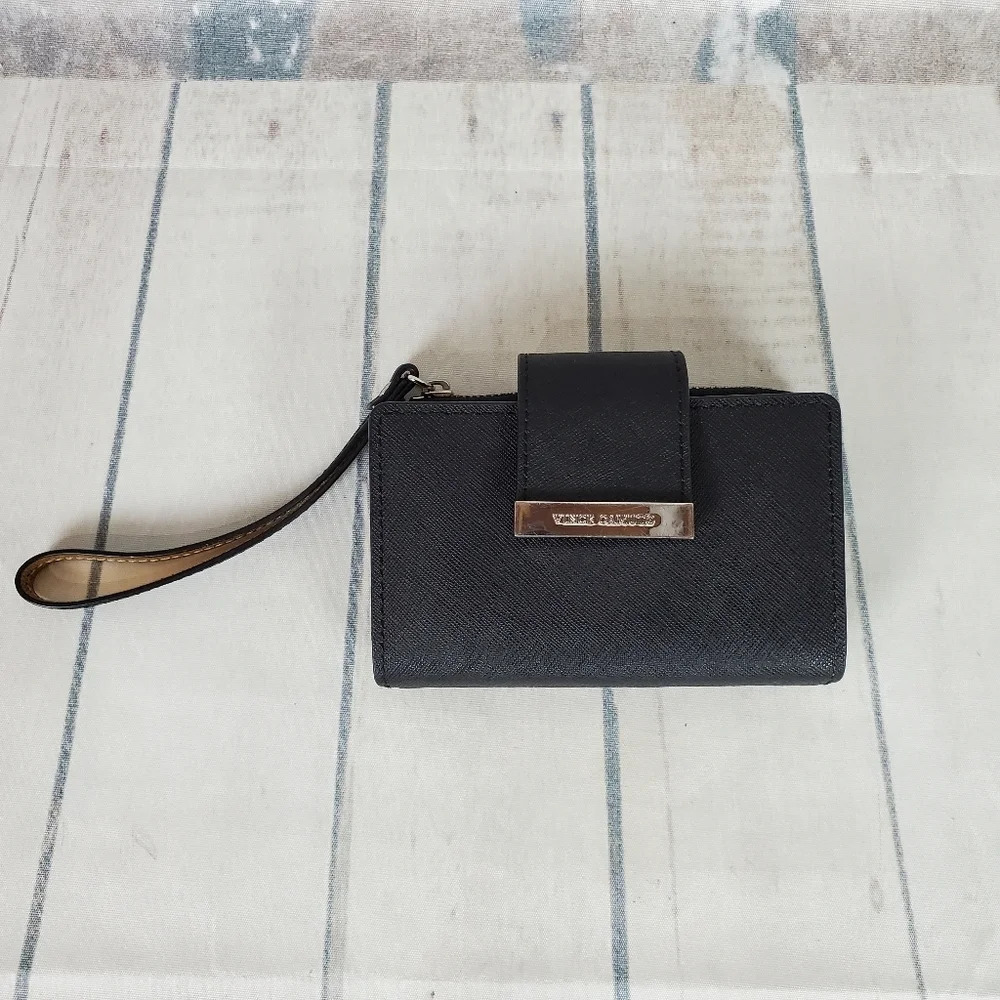 Vince Camuto Leather Wristlet Wallet Black